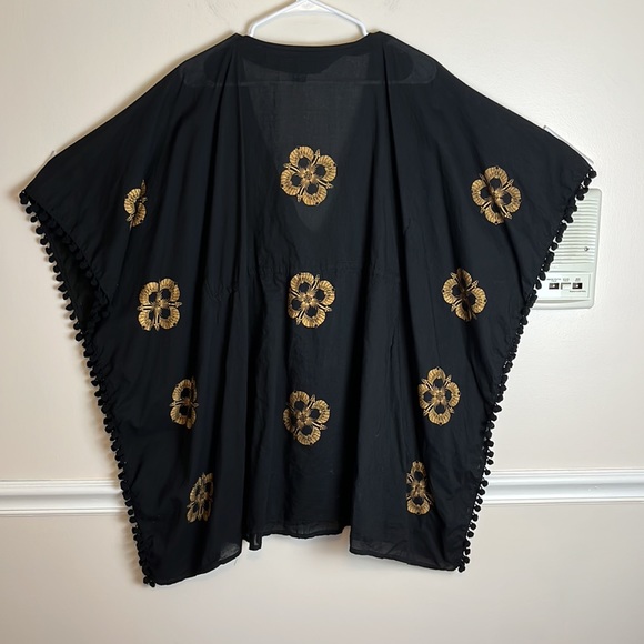 Moda International Black Tunic with Gold Hibiscus Blossoms, Size Medium - Picture 7 of 10